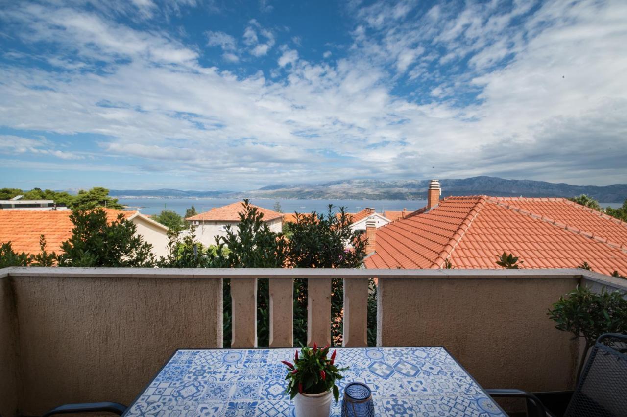 Apartman Mediterraneo Supetar Exterior foto